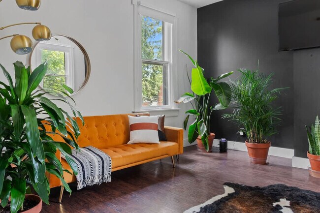 Primary Photo - 241 W Water St