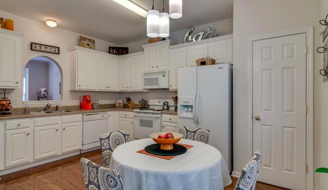 Building Photo - Coming Soon! Great Franklin Condo in Hardison Hills!