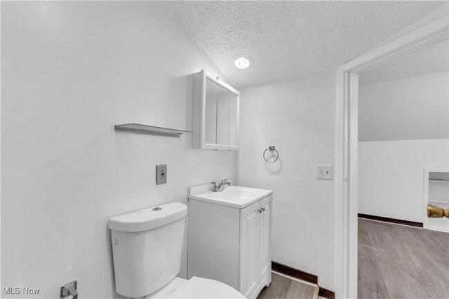 Building Photo - 3292 W 105th St