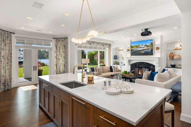 Building Photo - 5bd/5.5ba Yarrow Point Home