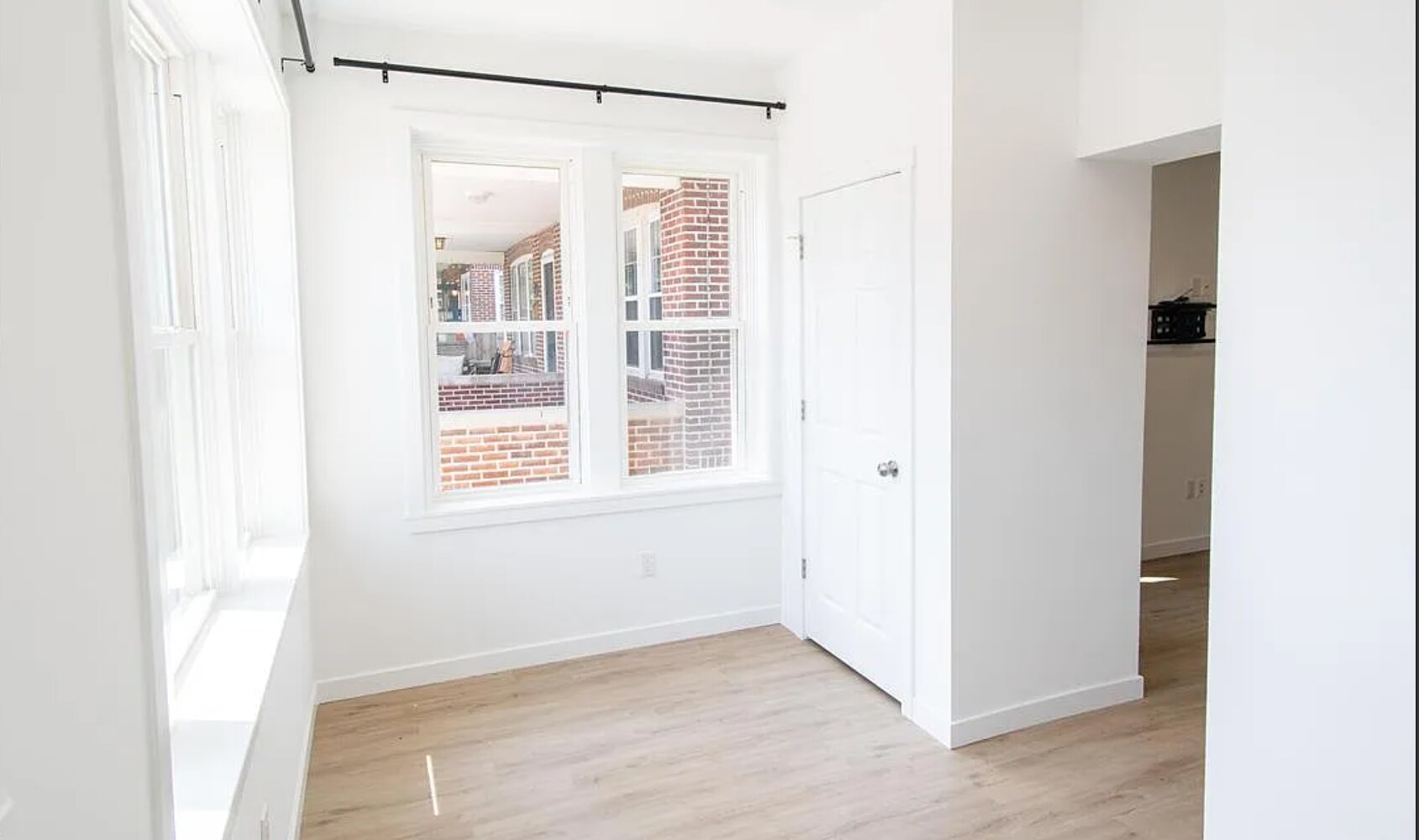 Building Photo - 1915 W Livingston St