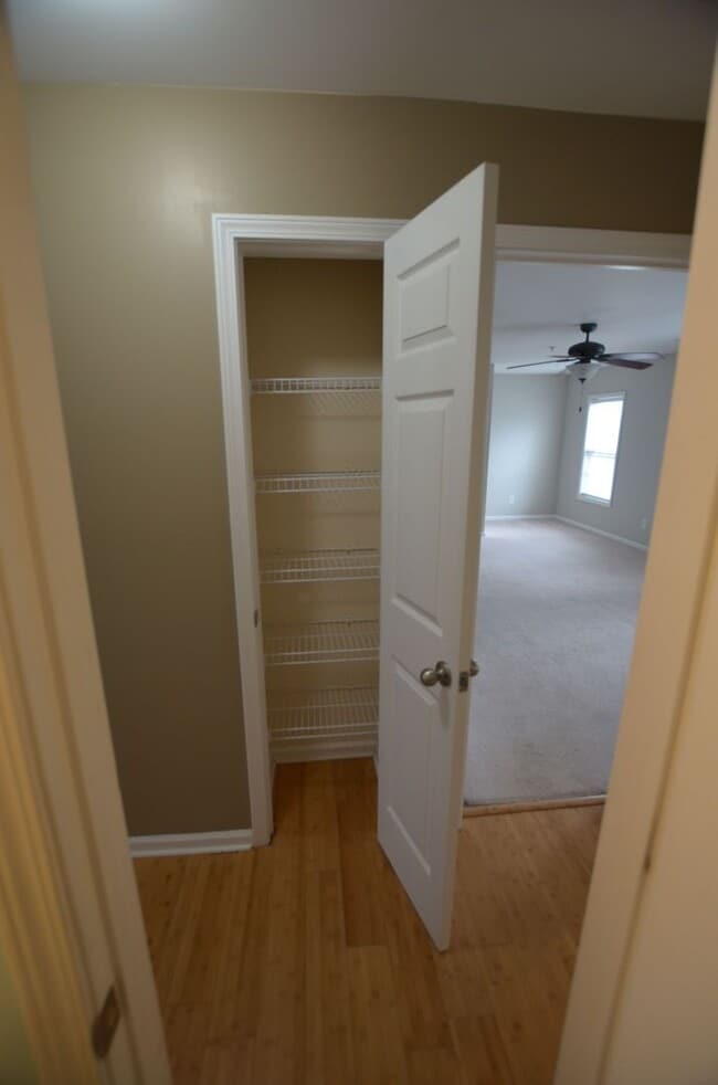 Building Photo - Kinderton 2 Bed/2 Bath Apartment