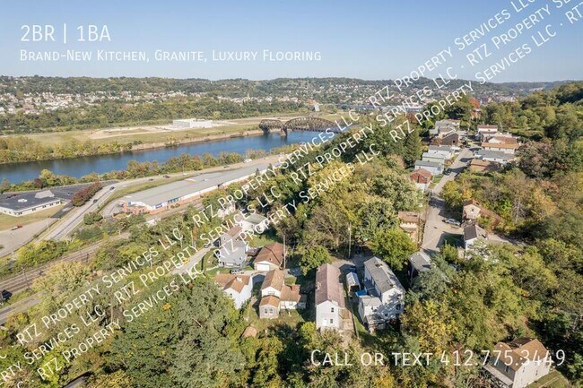 Building Photo - 904 Hilltop St