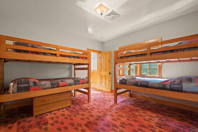 Building Photo - 28 Yellow Birch Cir