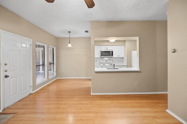 Building Photo - 2706 Salado St
