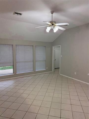 Building Photo - 10810 Camelot Dr