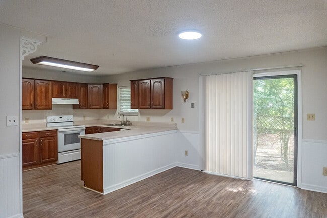 Building Photo - 1409 Lehigh Dr