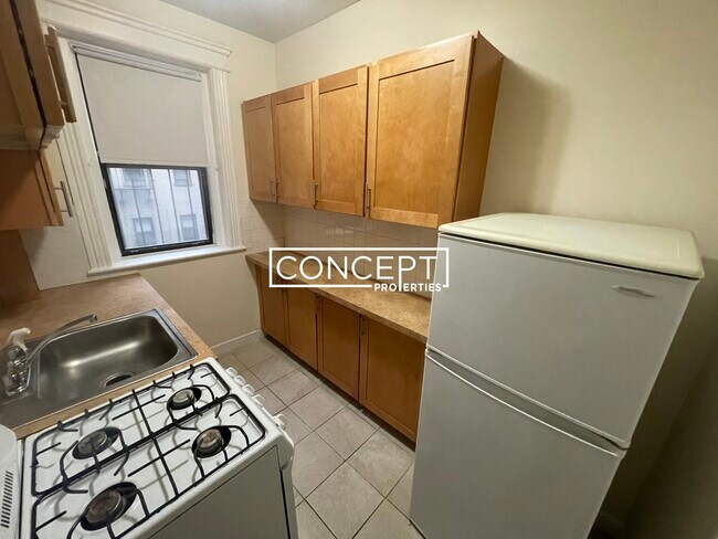 Building Photo - 1152 Commonwealth Ave