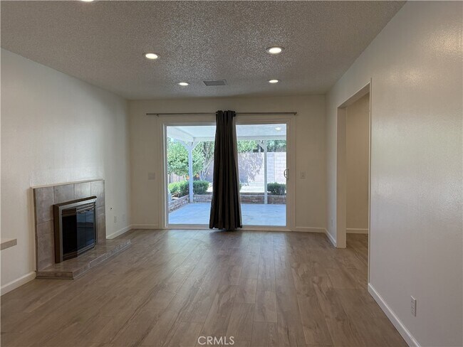 Building Photo - 45303 Lorimer Ave