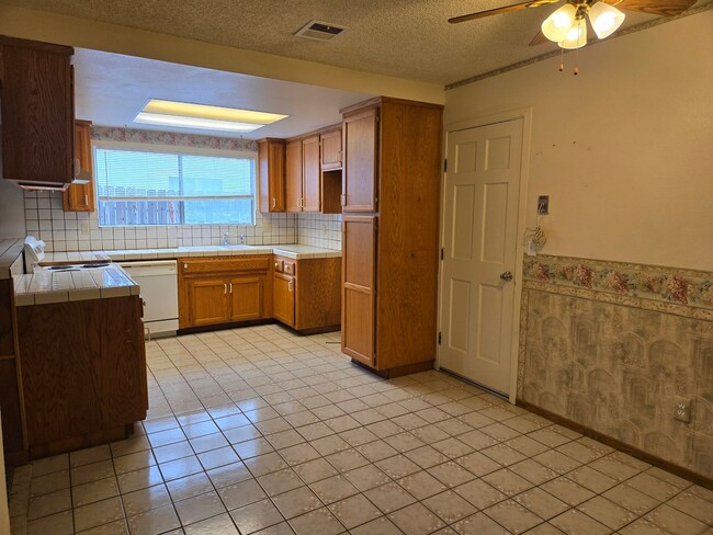 Building Photo - 3712 Kelso Way