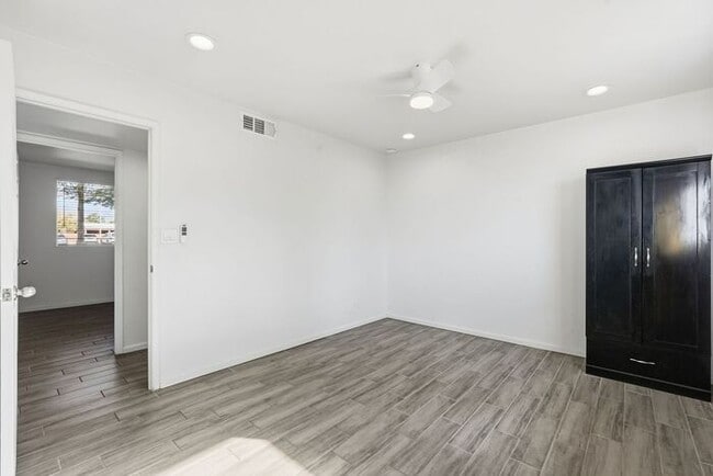 Building Photo - 8310 E Kenyon Dr