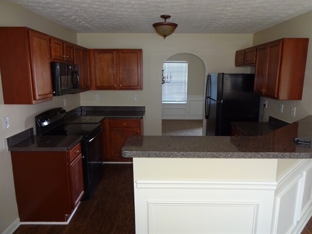 Building Photo - 3738 Renfroe Ave