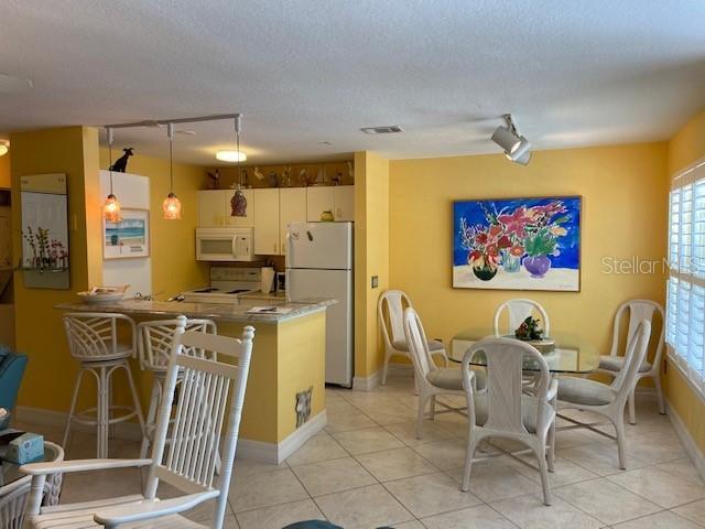 Building Photo - 850 S Tamiami Trl