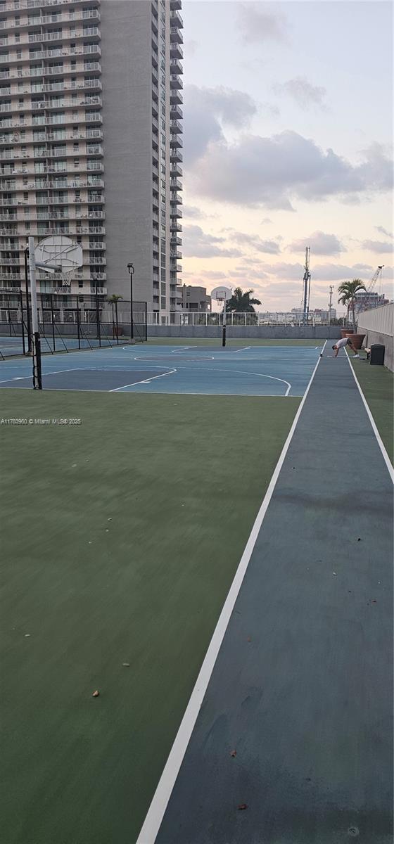 Building Photo - 800 N Miami Ave