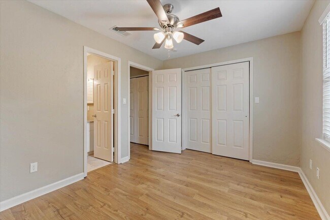 Building Photo - 1573 Jacks Dr