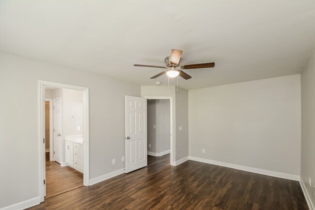 Building Photo - 508 Lakeview Ave