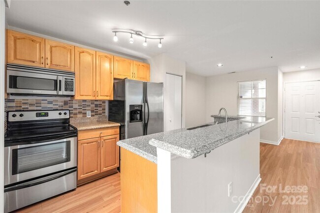 Building Photo - 415 Mather Green Ave