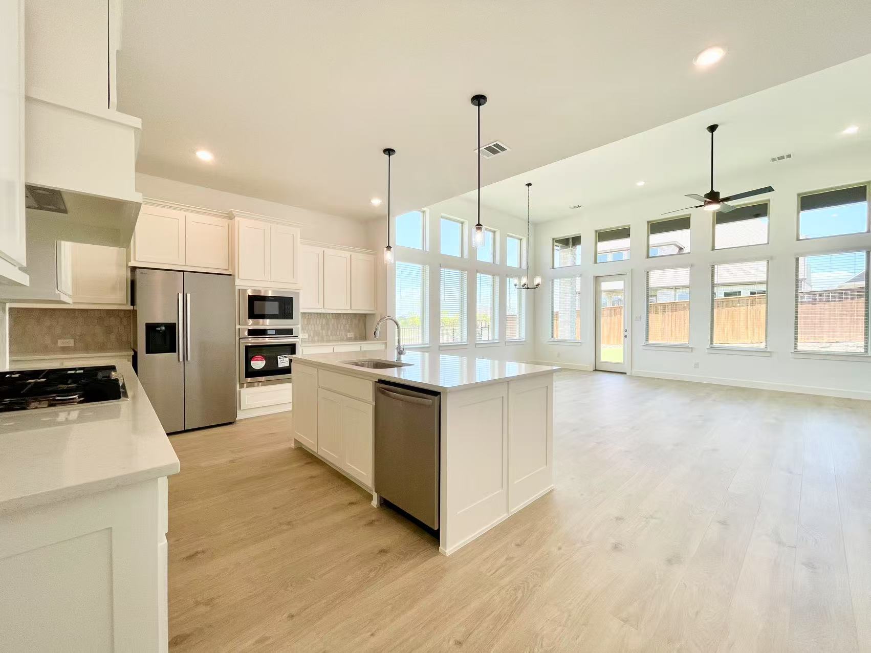 Building Photo - 15603 Valerian Trl