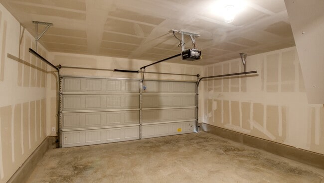 Building Photo - 610 Hollyhock Dr