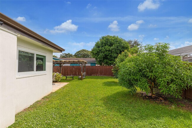 Building Photo - 3130 NW 69th St