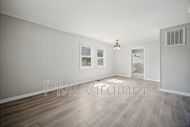 Building Photo - 3310 Glasgow St