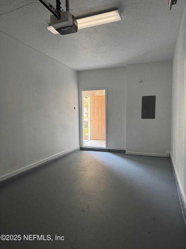 Building Photo - 12423 Forest Lake Cir W