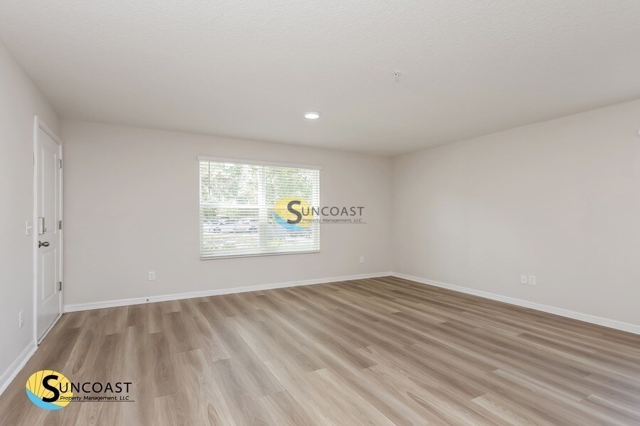 Building Photo - 11462 Oakfield Ct
