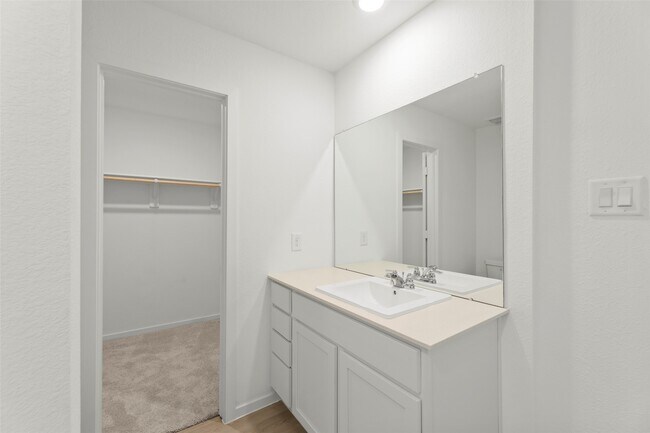 Building Photo - 16854 Great Highlands Dr