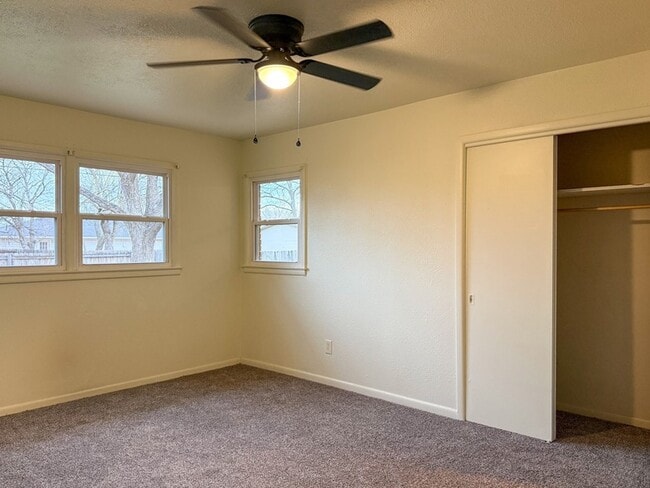 Building Photo - 1413 Glenhaven Dr