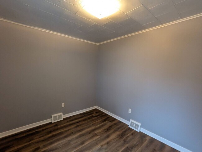 Building Photo - 33 Central Ave