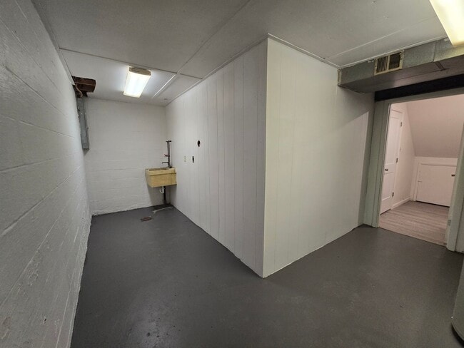 Building Photo - 2 Bedroom Townhome in Hempfield School district