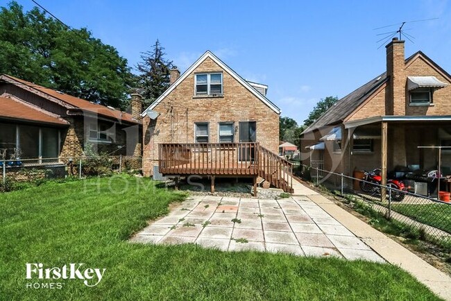 Building Photo - 404 46th Ave