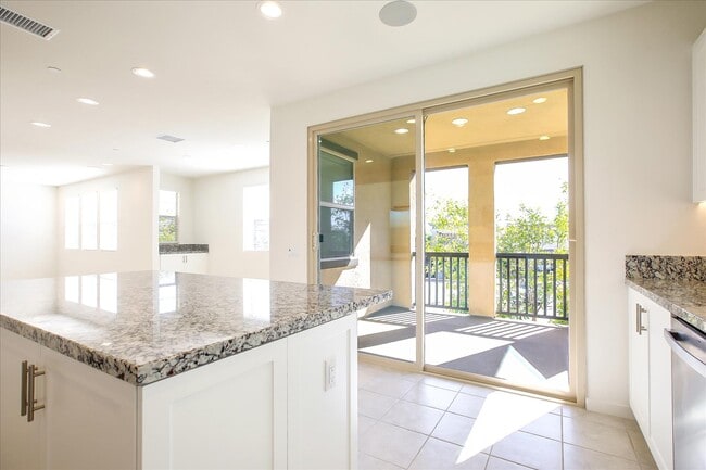 Building Photo - 28 Hideaway Loop