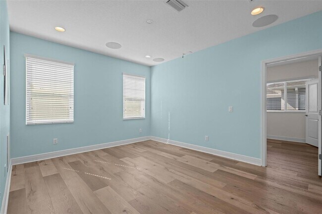 Building Photo - 2515 Portico St