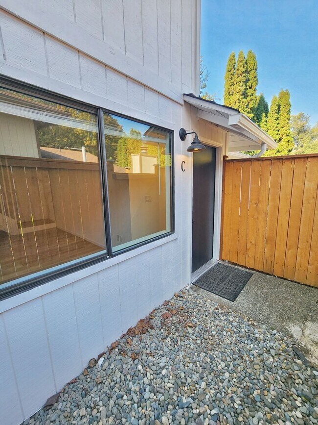 Building Photo - 15420 40th Ave S