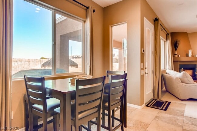 Building Photo - 2558 Kinghorn Pl