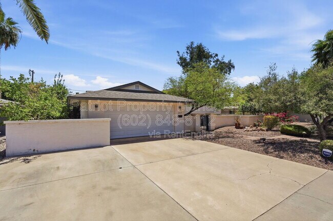 Building Photo - 207 E El Caminito Dr