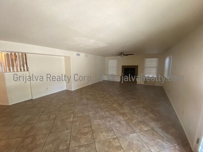 Building Photo - Amazing 5 BD, 3 BA House + Pool! This Oro Valley home has everything! (Lambert/La Canada)