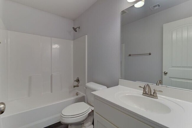 Building Photo - Pool + Park Community! 3/2/2 Plus Office!