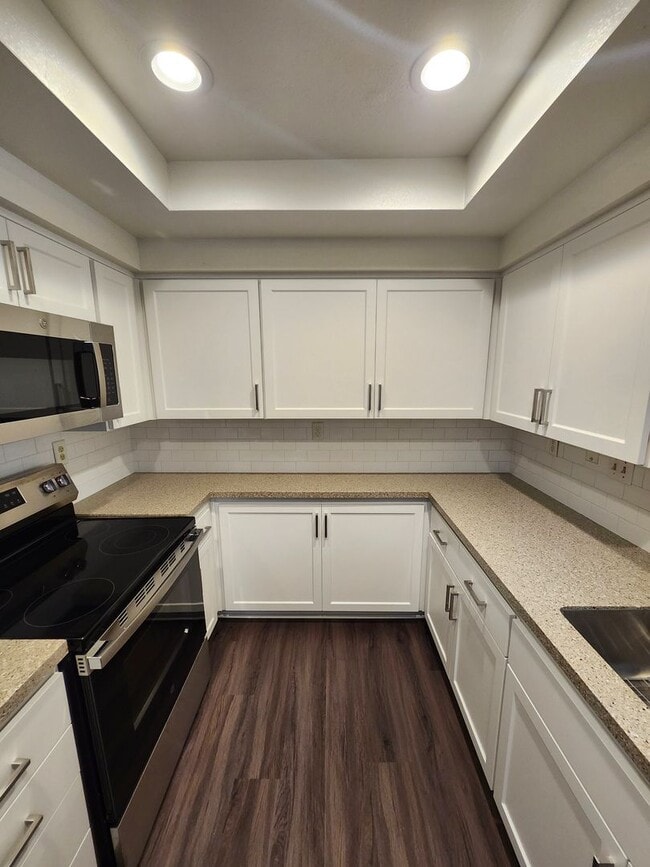 Building Photo - Beautiful 2-Bedroom Condo in Phillips Ranch