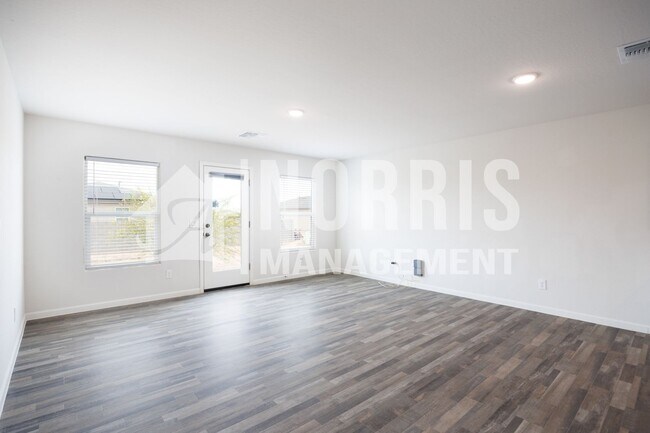 Building Photo - Beautiful New Home in Arizona City