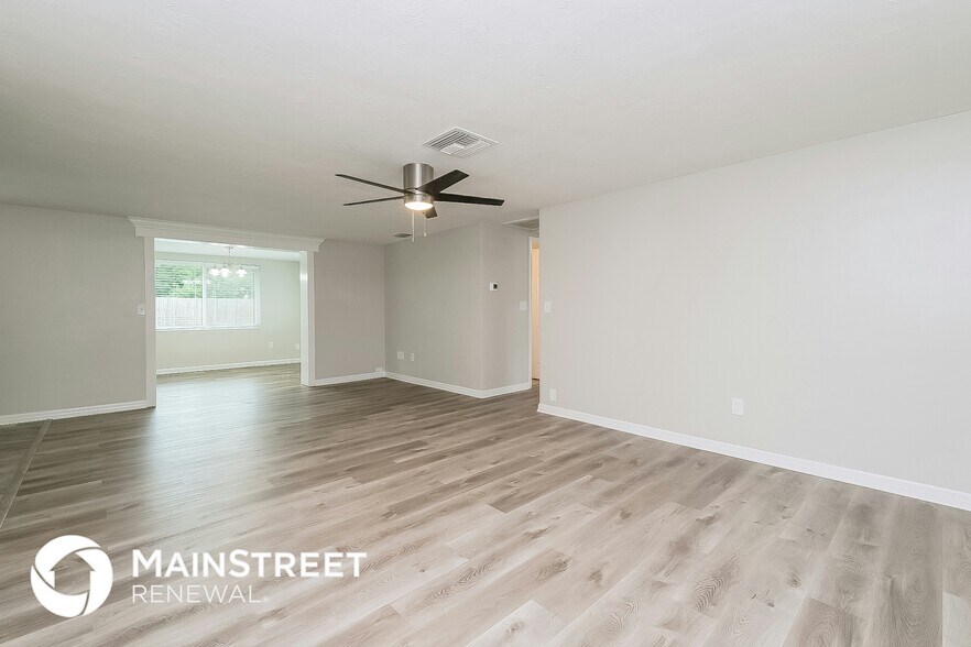 Building Photo - 2717 Gardner Pl