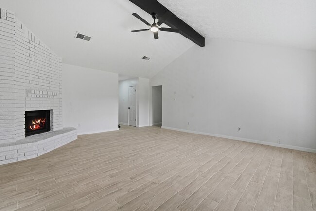 Building Photo - 7618 Breda Dr