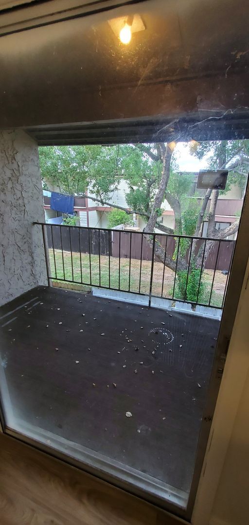 Building Photo - Two bedroom town home near the Mall at Mil...
