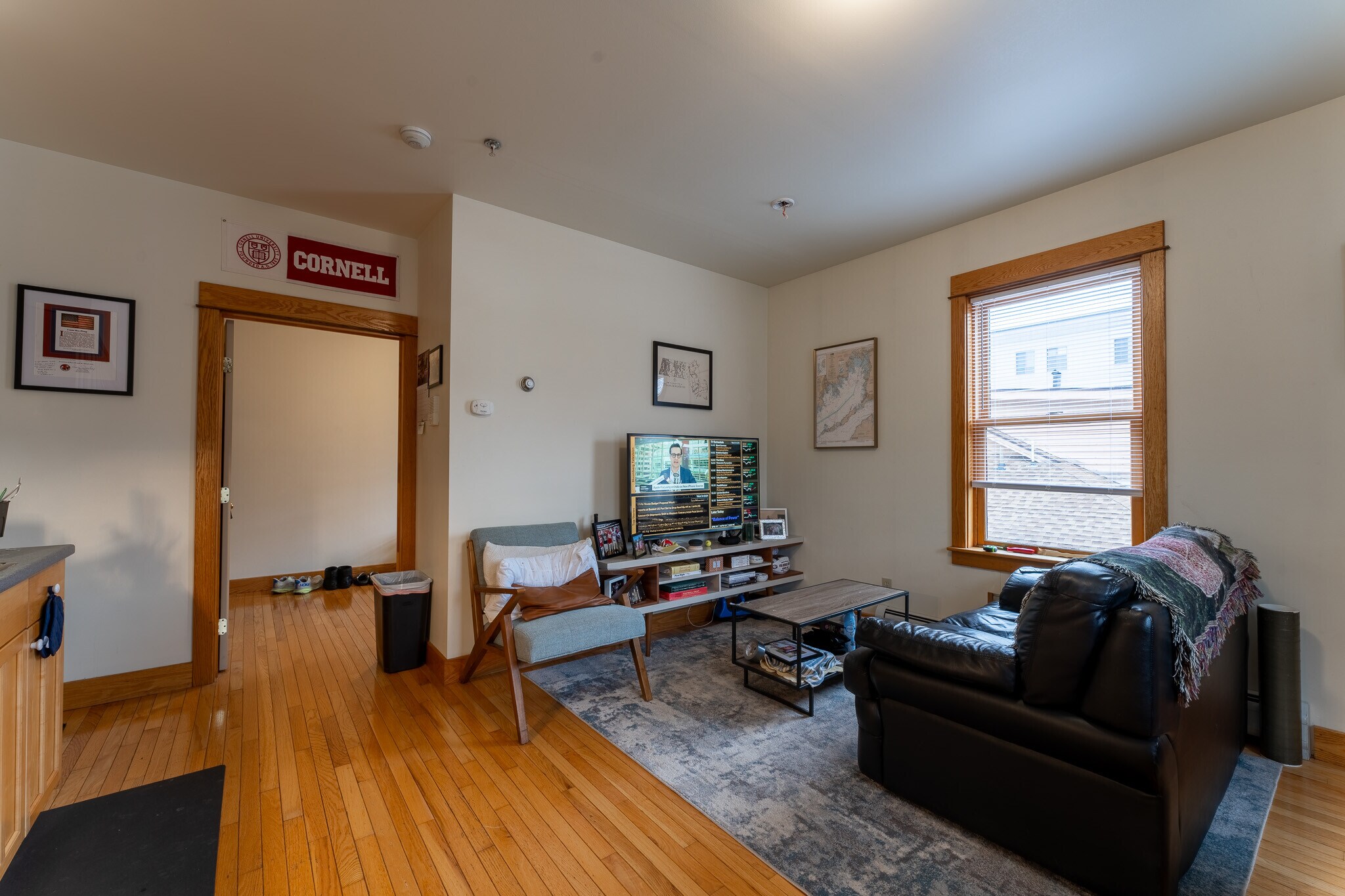 Building Photo - 209 College Ave