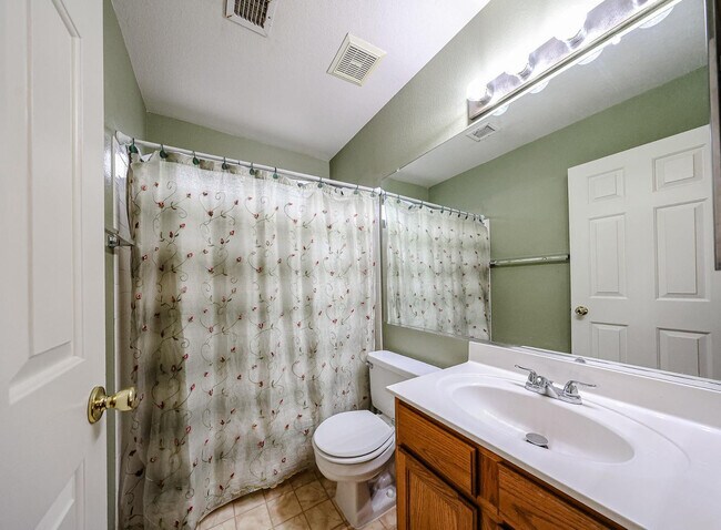 Building Photo - 10935 W Ruth Ave