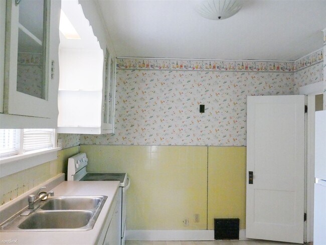 Building Photo - 1 br, 1 bath Duplex - 511 South 3rd Street 1