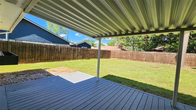 Building Photo - 223 Sycamore Dr