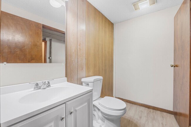 Building Photo - 3801 Pebble Ct