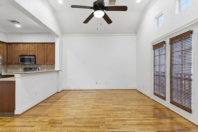 Building Photo - 1303 Sherwood Point Ln